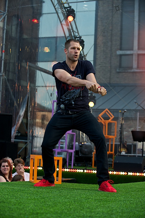 Vlaanderen Muziekland - Opwarming DJ Dimitri @ Haacht, picture 31, photographed by James Van Roosbroeck - FrontView Magazine