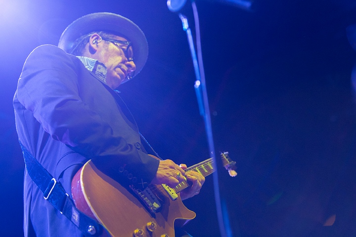 Elvis Costello @ 013 Tilburg, picture 3, photographed by Edwin Houdevelt - FrontView Magazine