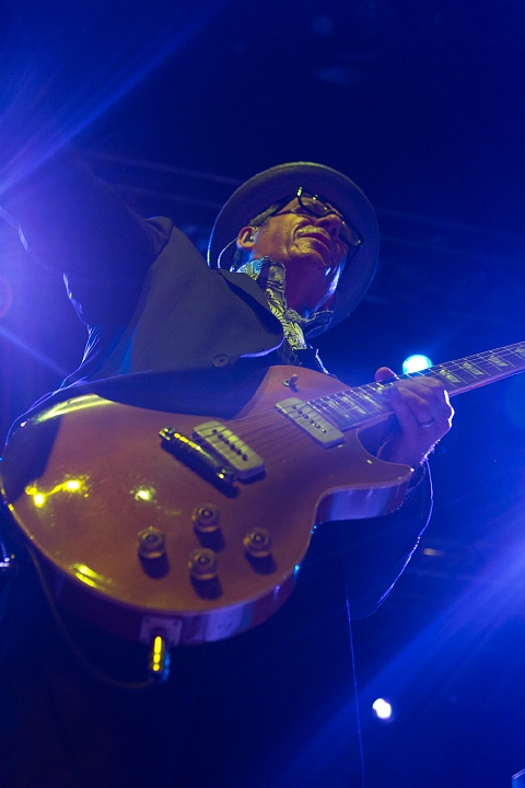 Elvis Costello @ 013 Tilburg, picture 11, photographed by Edwin Houdevelt - FrontView Magazine