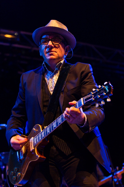 Elvis Costello @ 013 Tilburg, picture 15, photographed by Edwin Houdevelt - FrontView Magazine