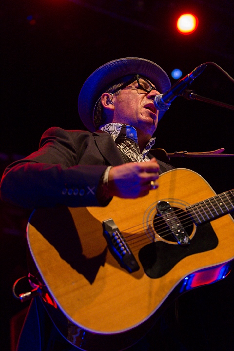 Elvis Costello @ 013 Tilburg, picture 21, photographed by Edwin Houdevelt - FrontView Magazine