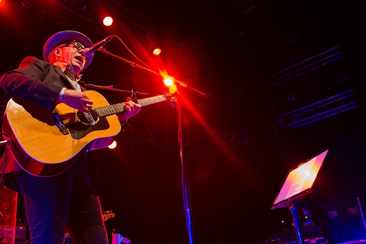 Elvis Costello @ 013 Tilburg, picture 26, photographed by Edwin Houdevelt - FrontView Magazine