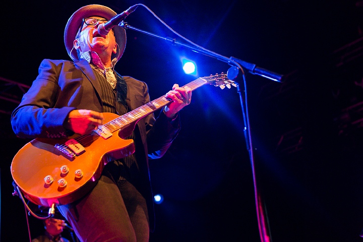 Elvis Costello @ 013 Tilburg, picture 28, photographed by Edwin Houdevelt - FrontView Magazine