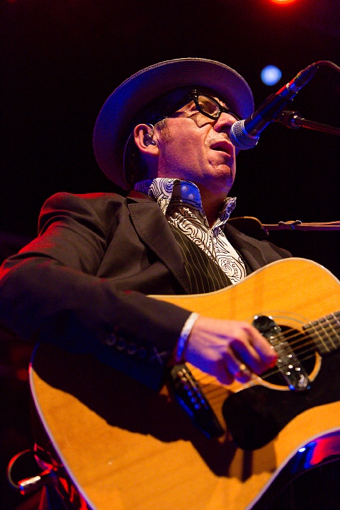 Elvis Costello @ 013 Tilburg, picture 40, photographed by Edwin Houdevelt - FrontView Magazine