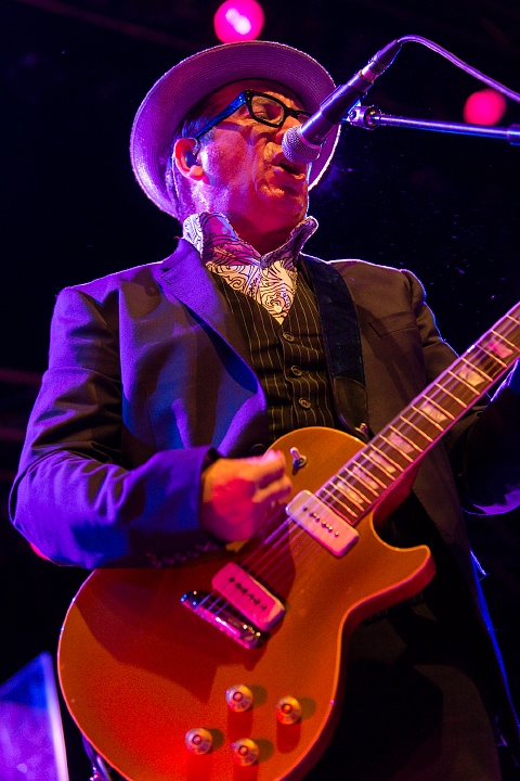 Elvis Costello @ 013 Tilburg, picture 41, photographed by Edwin Houdevelt - FrontView Magazine