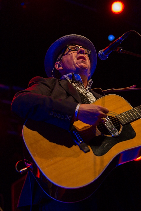 Elvis Costello @ 013 Tilburg, picture 44, photographed by Edwin Houdevelt - FrontView Magazine