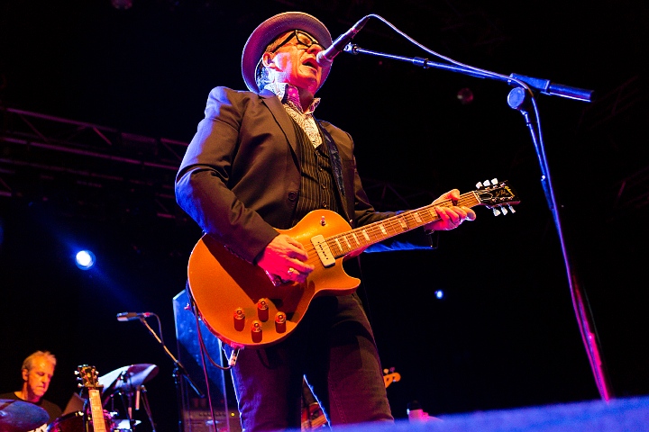 Elvis Costello @ 013 Tilburg, picture 49, photographed by Edwin Houdevelt - FrontView Magazine