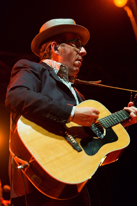 Elvis Costello @ 013 Tilburg, picture 51, photographed by Edwin Houdevelt - FrontView Magazine