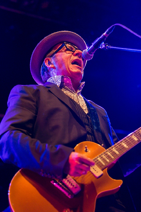 Elvis Costello @ 013 Tilburg, picture 52, photographed by Edwin Houdevelt - FrontView Magazine