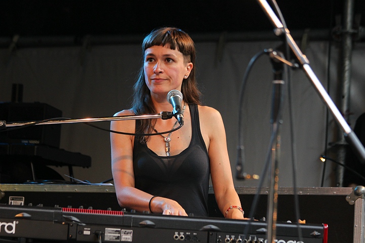 Eva De Roovere @ Beleuvenissen 2013, foto 1, foto's door Heidi Elen - FrontView Magazine