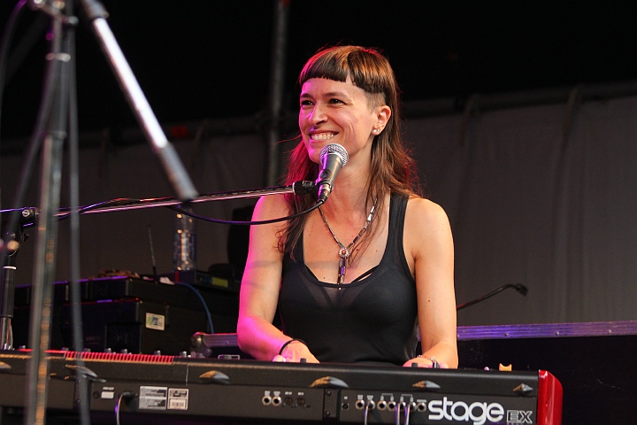 Eva De Roovere @ Beleuvenissen 2013, foto 5, foto's door Heidi Elen - FrontView Magazine