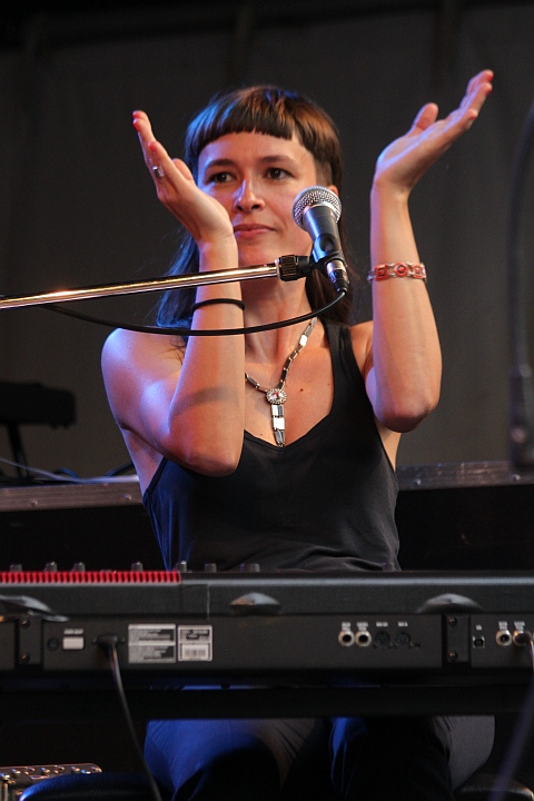 Eva De Roovere @ Beleuvenissen 2013, foto 6, foto's door Heidi Elen - FrontView Magazine