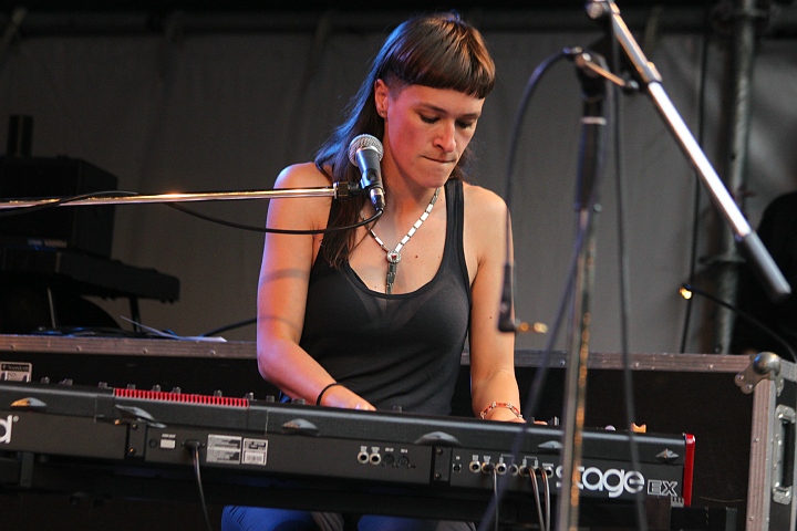 Eva De Roovere @ Beleuvenissen 2013, foto 9, foto's door Heidi Elen - FrontView Magazine