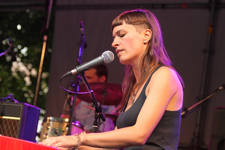 Eva De Roovere @ Beleuvenissen 2013, foto 13, foto's door Heidi Elen - FrontView Magazine