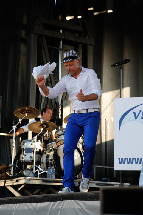 Wim Leys & @ Fundum Vlaanderen Zingt - De Panne, picture 5, photographed by Gino Verhulst - FrontView Magazine