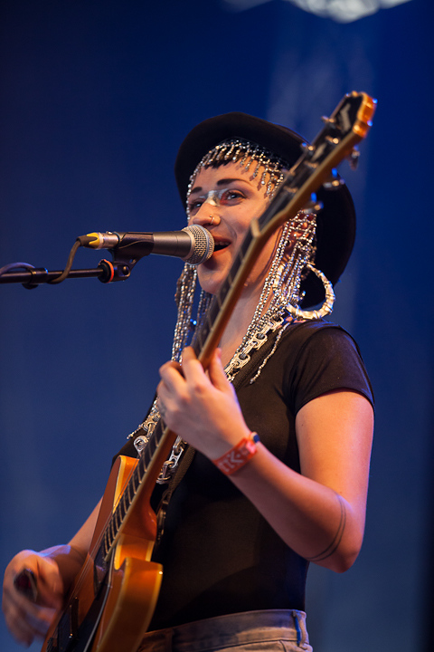 Hiatus Kaiyote @ Dour 2013, picture 5, photographed by Dorien Goetschalckx - FrontView Magazine