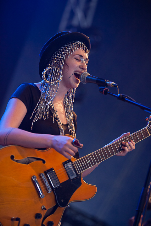 Hiatus Kaiyote @ Dour 2013, picture 12, photographed by Dorien Goetschalckx - FrontView Magazine