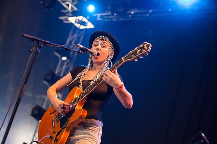 Hiatus Kaiyote @ Dour 2013, picture 17, photographed by Dorien Goetschalckx - FrontView Magazine