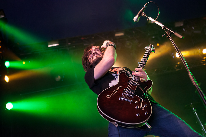 Torche @ Dour 2013, picture 2, photographed by Dorien Goetschalckx - FrontView Magazine