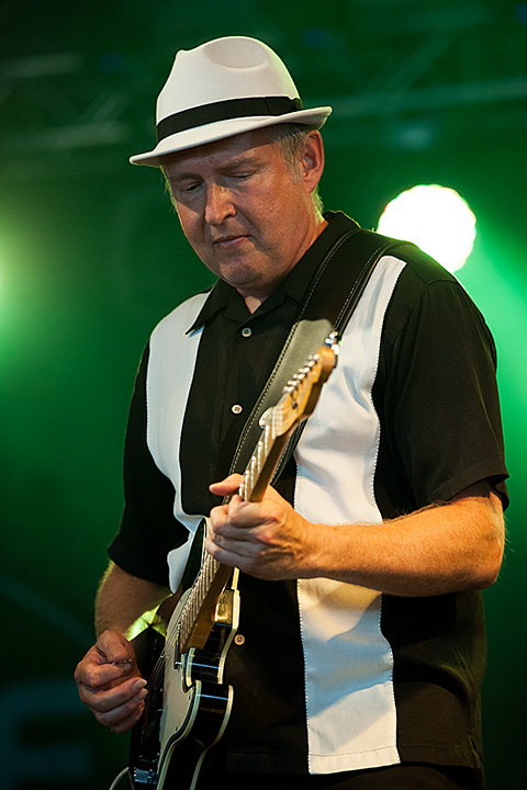 Eric Bibb @ Blues Peer 2013, picture 2, photographed by Jurgen Aerts - FrontView Magazine