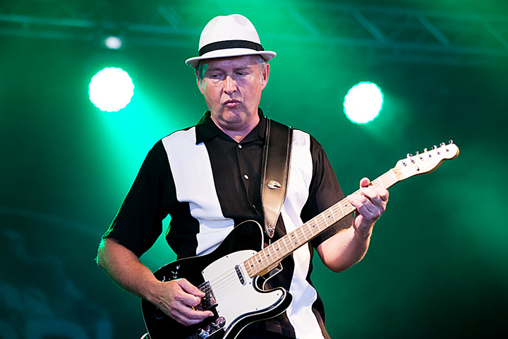 Eric Bibb @ Blues Peer 2013, picture 7, photographed by Jurgen Aerts - FrontView Magazine