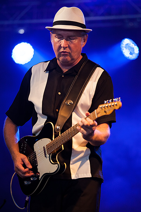 Eric Bibb @ Blues Peer 2013, picture 10, photographed by Jurgen Aerts - FrontView Magazine