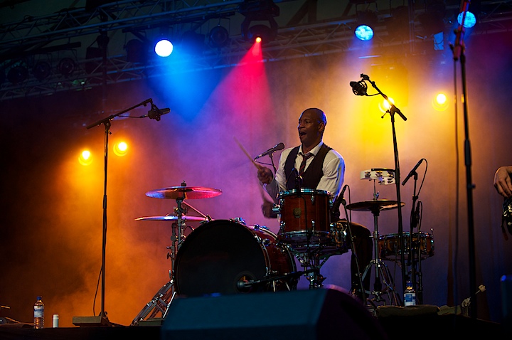 Richard Thompson @ OLT Rivierenhof, picture 10, photographed by James Van Roosbroeck - FrontView Magazine