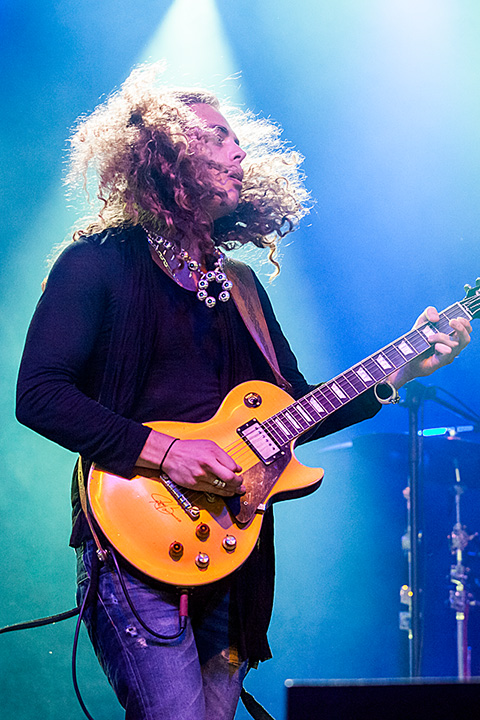 Virgil and the Accelerators @ Blues Peer 2013, picture 6, photographed by Jurgen Aerts - FrontView Magazine