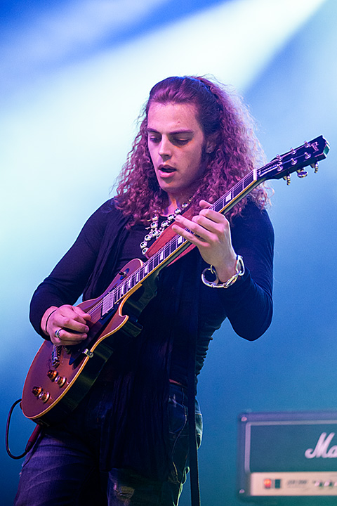Virgil and the Accelerators @ Blues Peer 2013, picture 8, photographed by Jurgen Aerts - FrontView Magazine