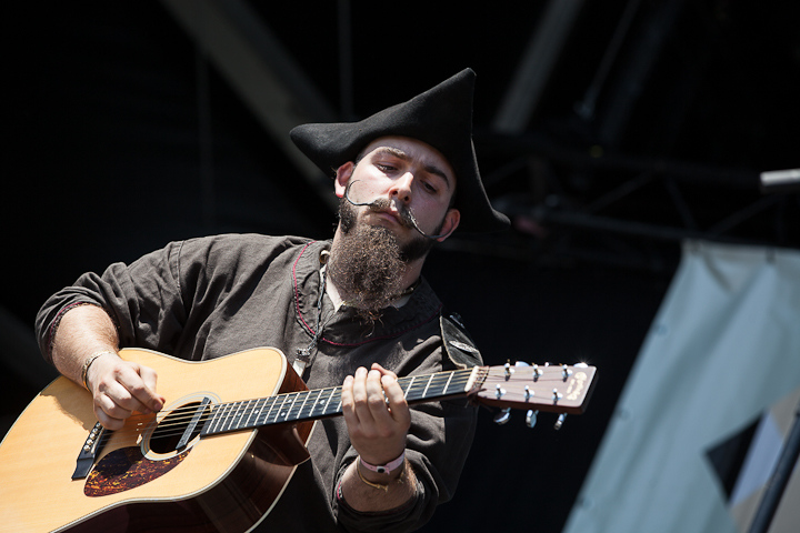Yew @ Dour 2013, picture 10, photographed by Dorien Goetschalckx - FrontView Magazine