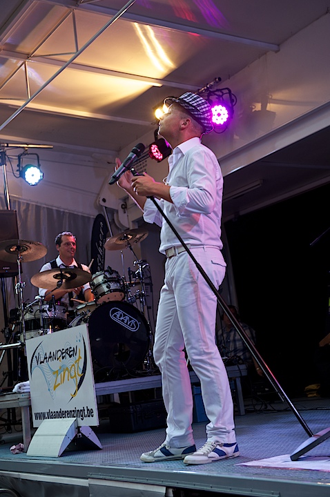 Wim Leys & @ Fundum - Vlaanderen Zingt @ Bornem, picture 5, photographed by James Van Roosbroeck - FrontView Magazine