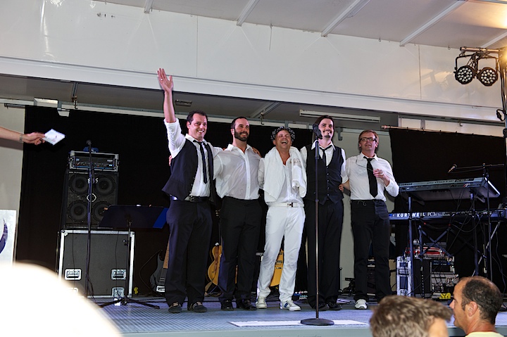 Wim Leys & @ Fundum - Vlaanderen Zingt @ Bornem, picture 10, photographed by James Van Roosbroeck - FrontView Magazine