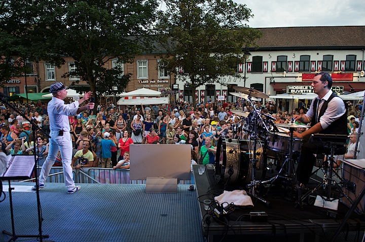 Wim Leys & @ Fundum - Vlaanderen Zingt @ Bornem, picture 24, photographed by James Van Roosbroeck - FrontView Magazine