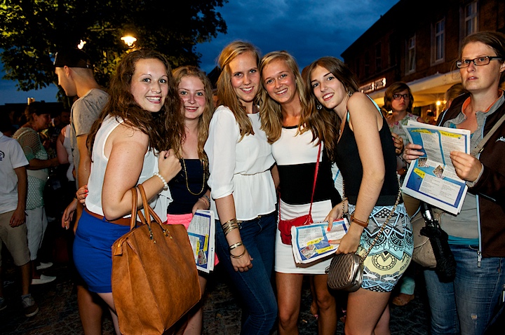 Vlaanderen zingt - Sfeerbeelden @ Bornem, picture 17, photographed by James Van Roosbroeck - FrontView Magazine