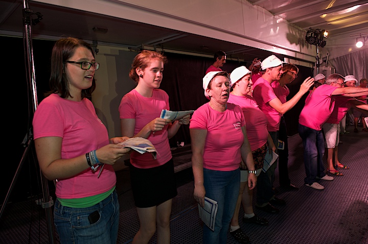 Vlaanderen zingt - Sfeerbeelden @ Bornem, picture 19, photographed by James Van Roosbroeck - FrontView Magazine