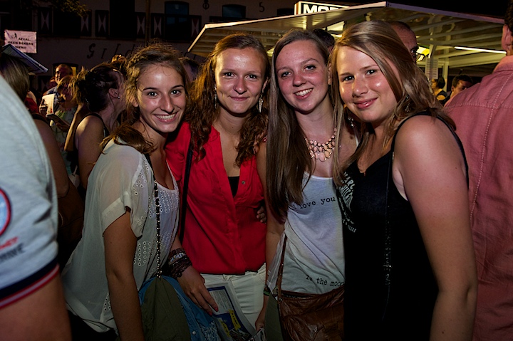 Vlaanderen zingt - Sfeerbeelden @ Bornem, picture 44, photographed by James Van Roosbroeck - FrontView Magazine