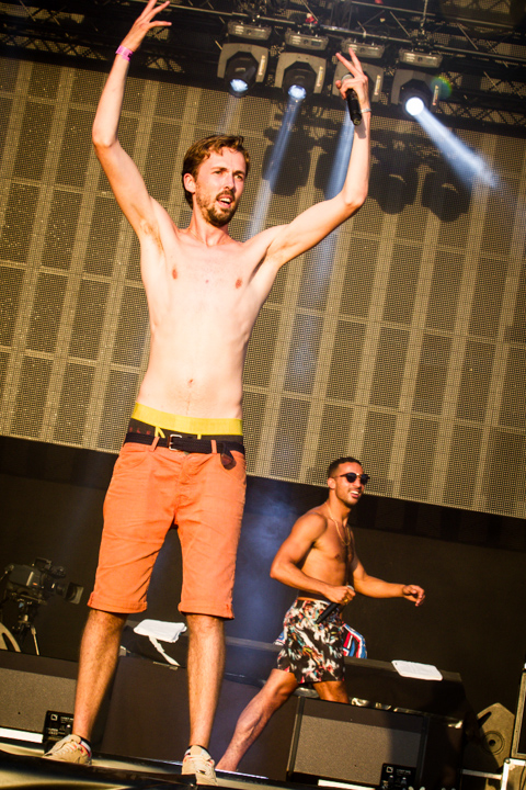 The Opposites @ Lokerse Feesten, picture 2, photographed by Tom Stessens - FrontView Magazine
