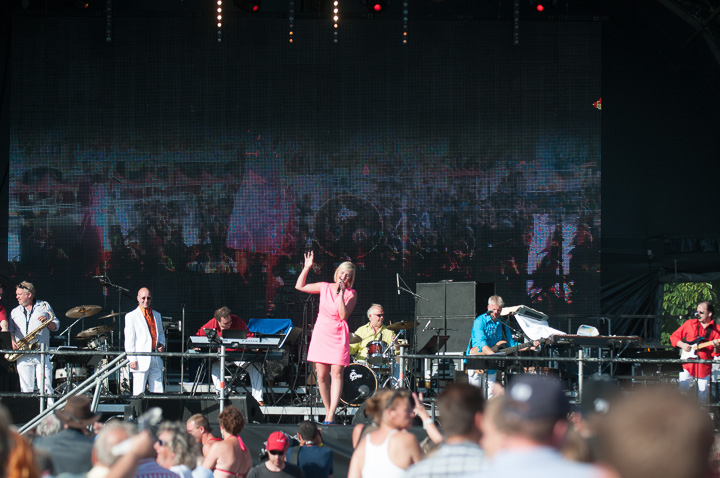 Devos & Lemmes @ Antwerpen Zingt 2013, picture 13, photographed by Youri Vanlommel - FrontView Magazine
