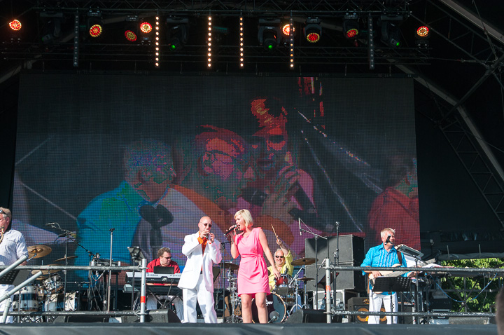 Devos & Lemmes @ Antwerpen Zingt 2013, picture 16, photographed by Youri Vanlommel - FrontView Magazine