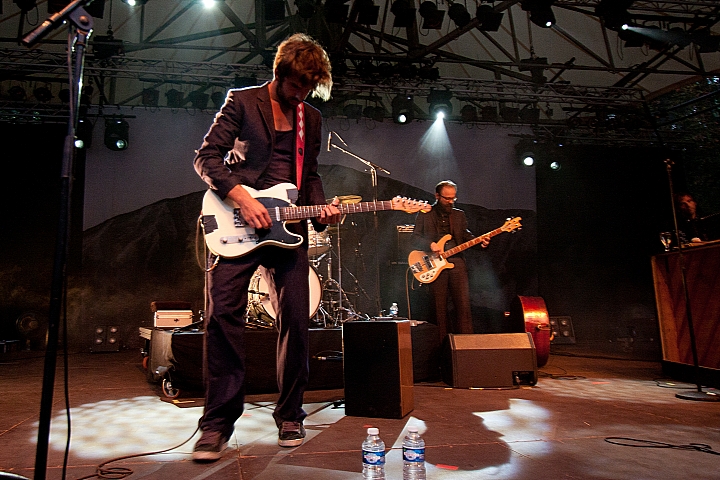 Dez Mona Openluchttheater Rivierenhof, picture 22, photographed by Philippe Janssens - FrontView Magazine