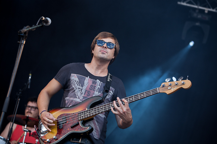 HEY YEAH! @ Ronquières Festival 2013, picture 3, photographed by Dorien Goetschalckx - FrontView Magazine