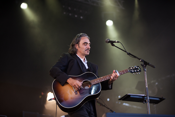 Stephan Eicher @ Ronquières Festival 2013, picture 6, photographed by Dorien Goetschalckx - FrontView Magazine