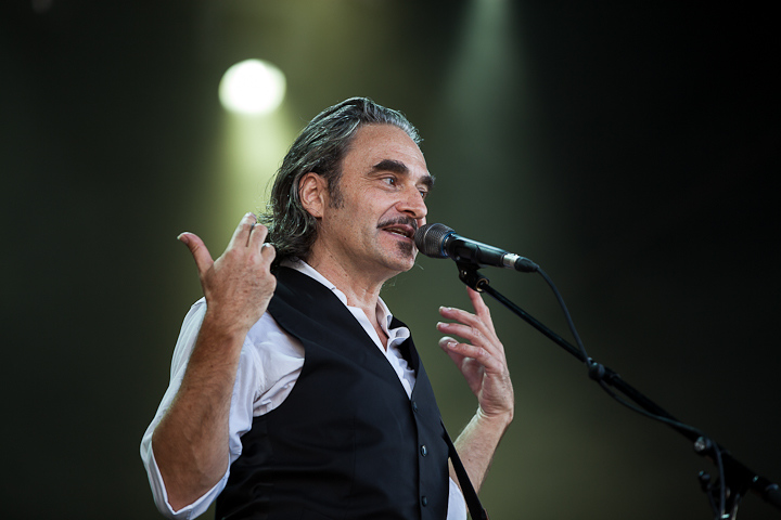 Stephan Eicher @ Ronquières Festival 2013, picture 12, photographed by Dorien Goetschalckx - FrontView Magazine
