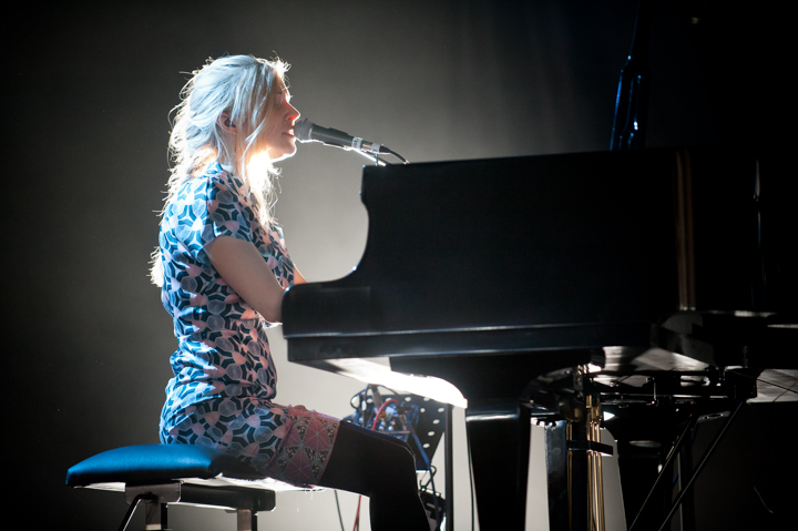 Agnes Obel dranouter 2013, picture 12, photographed by Devid Camerlynck - FrontView Magazine