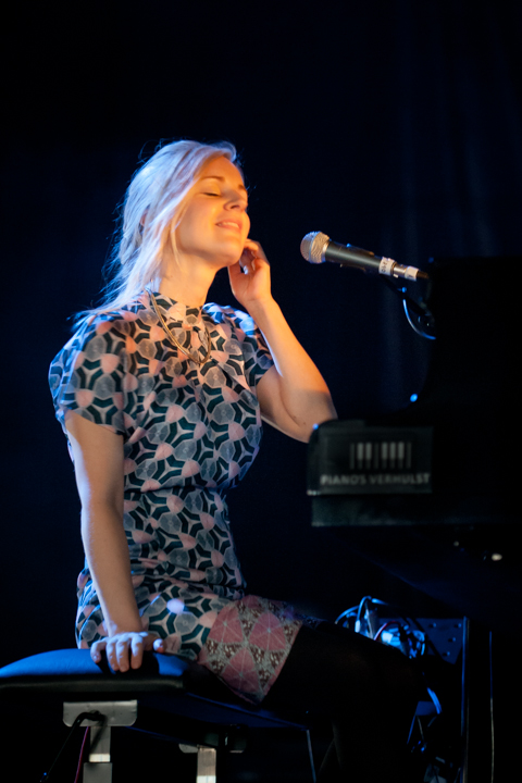 Agnes Obel dranouter 2013, picture 17, photographed by Devid Camerlynck - FrontView Magazine