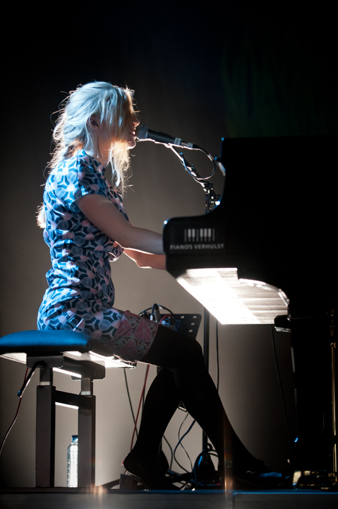 Agnes Obel dranouter 2013, picture 18, photographed by Devid Camerlynck - FrontView Magazine