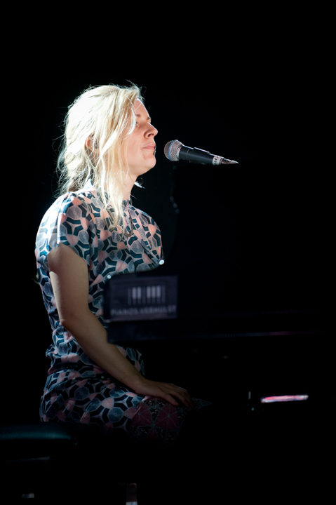 Agnes Obel dranouter 2013, picture 22, photographed by Devid Camerlynck - FrontView Magazine
