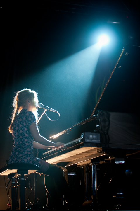 Agnes Obel dranouter 2013, picture 23, photographed by Devid Camerlynck - FrontView Magazine