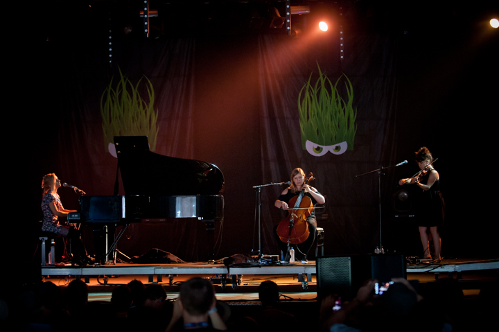 Agnes Obel dranouter 2013, picture 32, photographed by Devid Camerlynck - FrontView Magazine