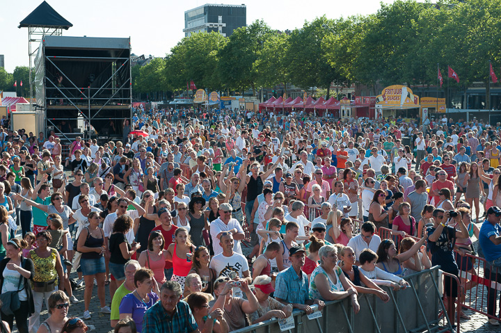 Antwerpen zingt - Editie 2013 @ Gedempte Zuiderdokken, picture 1, photographed by Youri Vanlommel - FrontView Magazine